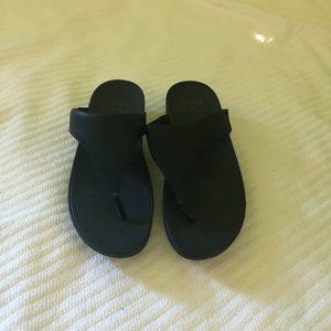 Fit Flop Brand Black Flip Flops, Size 10